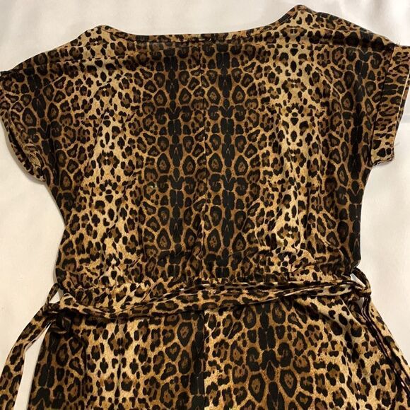 Yidarton Size Medium Animal print belted maxi dress wrap design from waist down - Picture 3 of 11